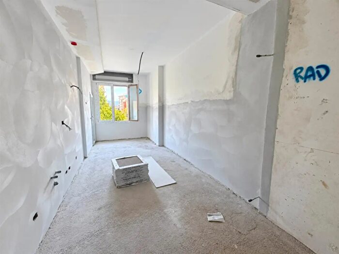 Appartamento trilocale in vendita in Firenze