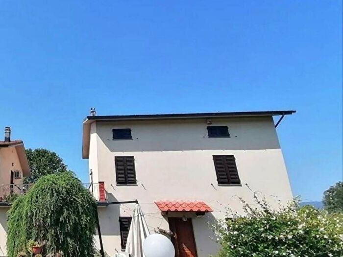 Casa con 6 locali in affitto in Via per Corte Pistelloni, SantAnna, Lucca