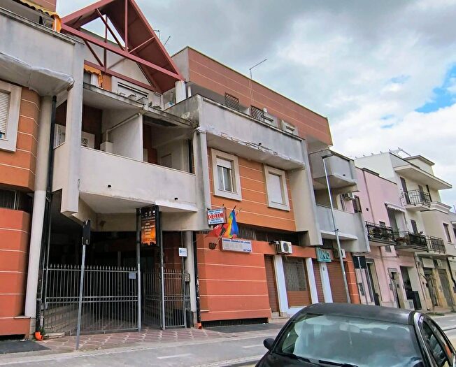 Appartamento con 6 locali in vendita in Via Messapia, Grottaglie