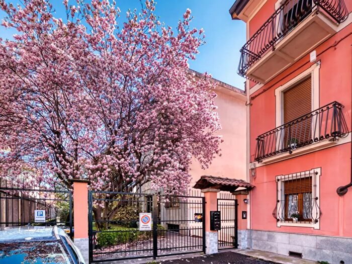 Appartamento quadrilocale in vendita in Via Magnano, Torino