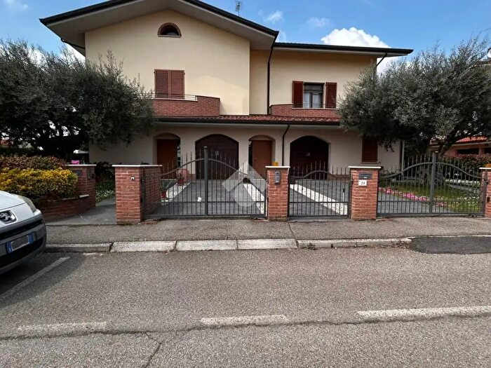 Appartamento quadrilocale in vendita in Via Gianni Rodari, Massa Lombarda