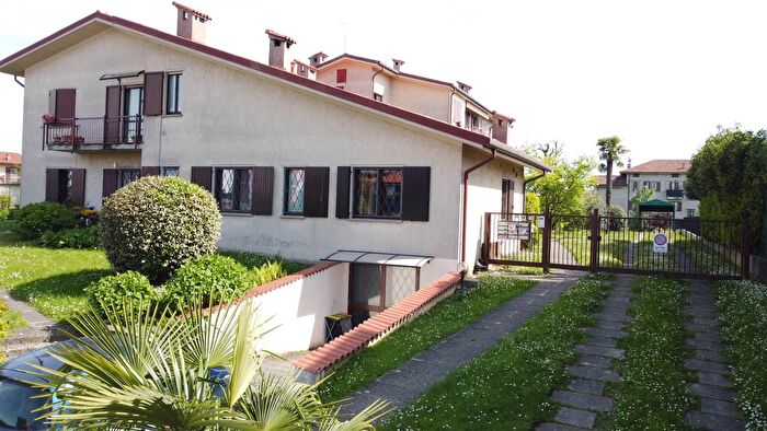 Appartamento trilocale in vendita in Via Cesare Battisti, Medolago