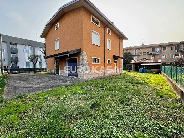 Case in Vendita e in Affitto - 2