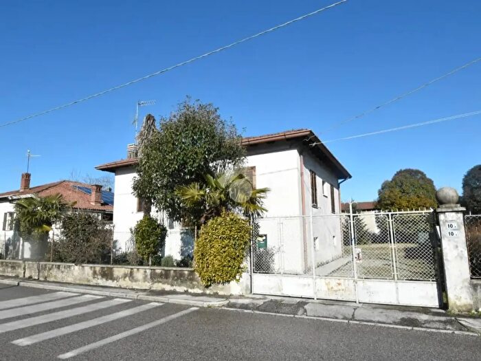 Casa trilocale in vendita in Via Acquedotto, Sagrado
