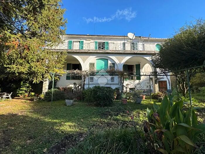 Casa con 7 locali in vendita in Salita Bocchettina, Genova