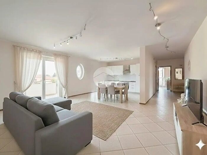 Appartamento trilocale in vendita in Via l Einaudi, Curtatone