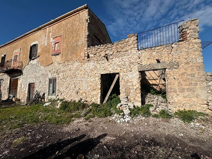 Casa con 8 locali in vendita in Strada Statale Agrigentina San Cataldo, San Cataldo