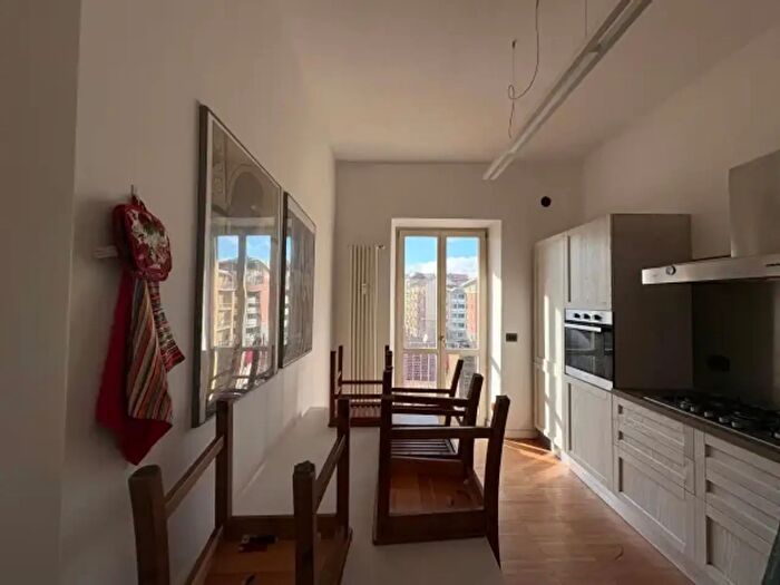 Appartamento trilocale in affitto in Via Isonzo, Torino