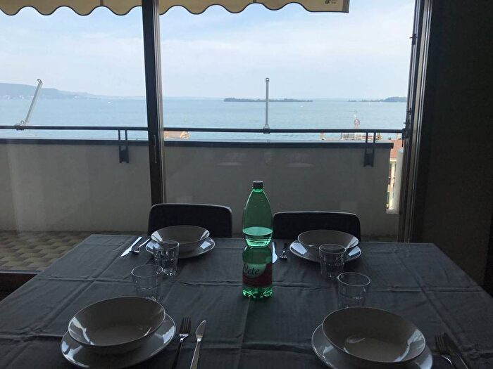 Casa bilocale in affitto in Via Roma, Centro, Gardone Riviera