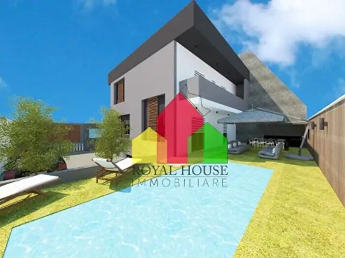 Casa con 5 locali in vendita in Via Carlo Poerio, Calvizzano