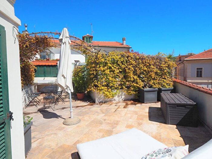 Appartamento con 5 locali in affitto in Via Domenico Brunenghi, Centro, Finale Ligure
