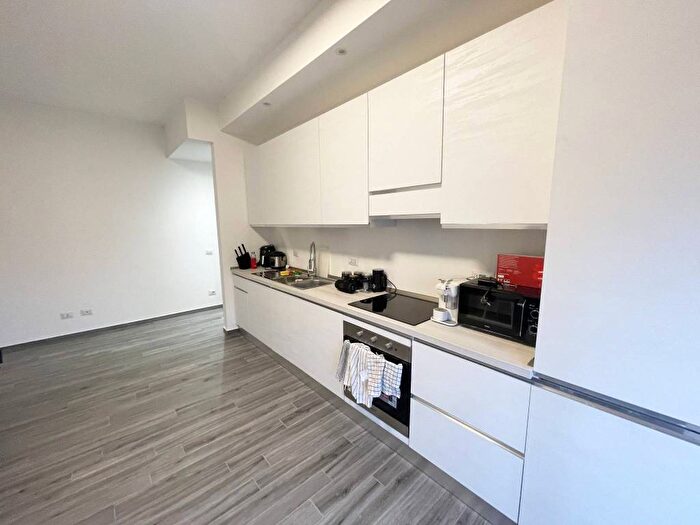 Appartamento trilocale in affitto in Via Oratorio, Centro, Pero