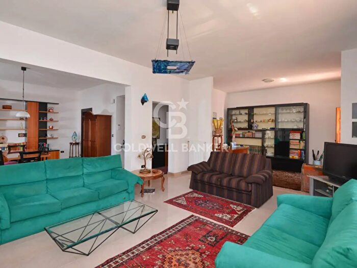 Appartamento con 5 locali in vendita in Via Nazario Sauro, Cavallino