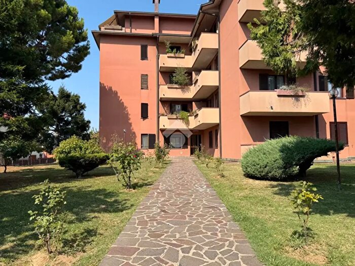 Appartamento trilocale in vendita in Via Monte Cervino, Calusco D'Adda