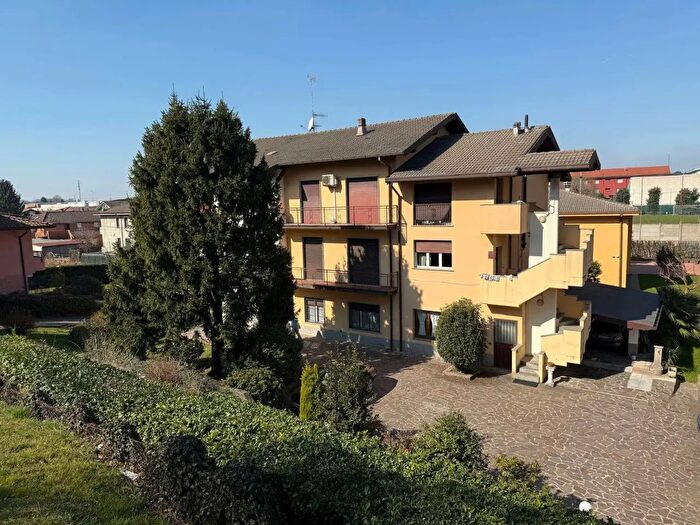Appartamento quadrilocale in vendita in Cantu'