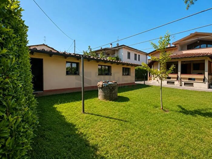Casa con 8 locali in vendita in Via Arno, Figline e Incisa Valdarno