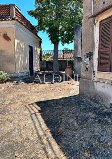 Casa con 6 locali in vendita in Piazza San Mauro, Viagrande