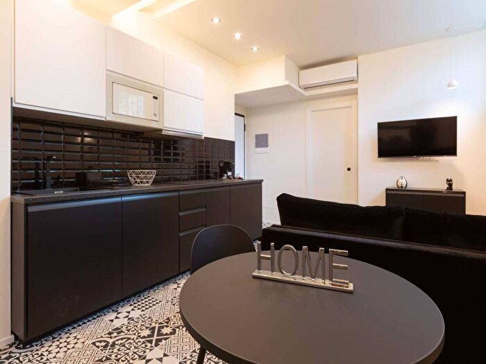 Appartamento monolocale in affitto in Via Palmanova, Cimiano, Milano