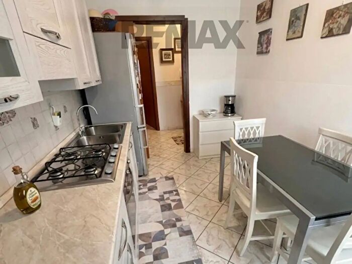 Appartamento trilocale in vendita in Via Castello, Porto Valtravaglia