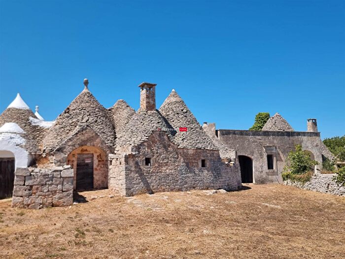 Casa con 9 locali in vendita in Cda Fasola, Cisternino