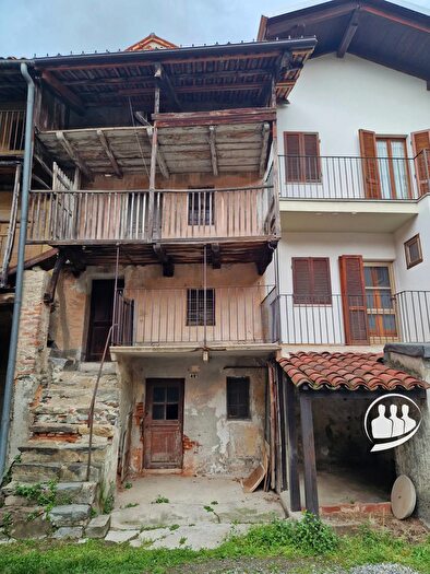 Casa con 5 locali in vendita in Via Roma, Banchette