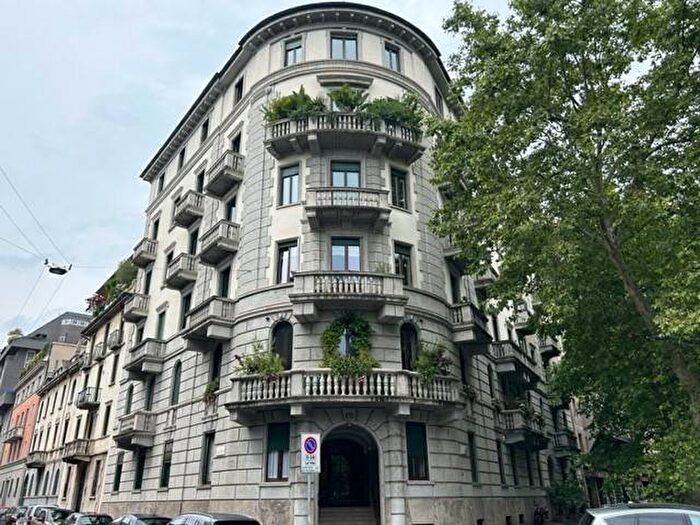 Appartamento trilocale in affitto in Via Antonio Canova, Arco della Pace, Milano