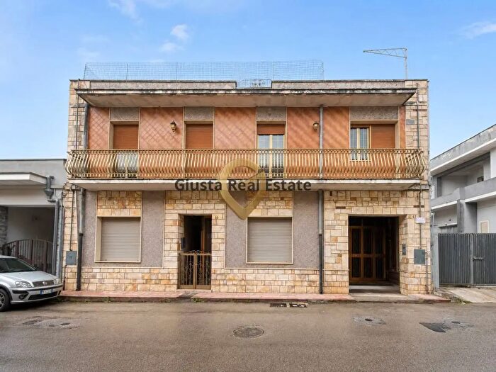 Appartamento con 6 locali in vendita in Via Liguria, San Pietro Vernotico