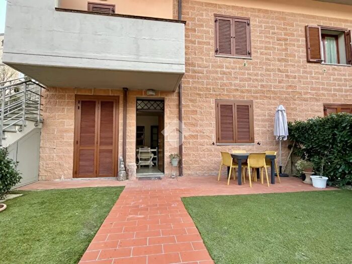 Appartamento quadrilocale in vendita in Via Attilio Taiuti, Scarperia e San Piero