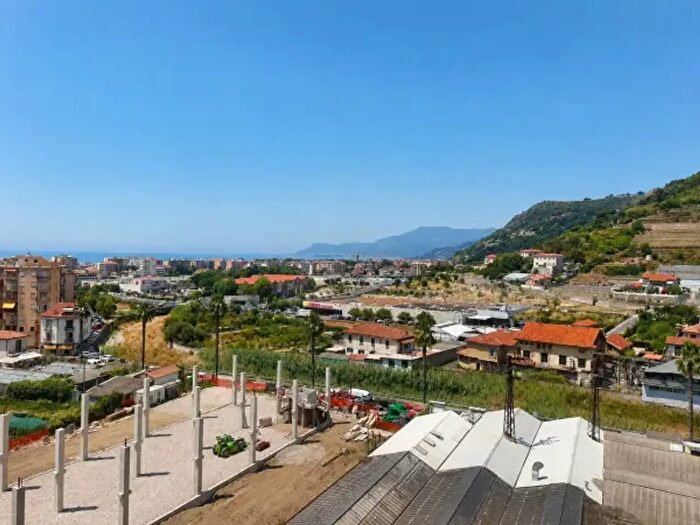 Appartamento quadrilocale in vendita in Via Garibe, Vallecrosia