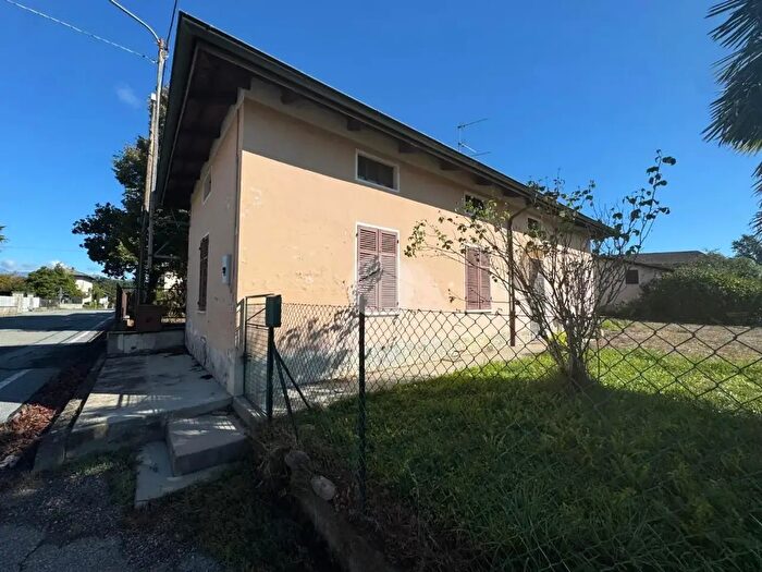 Casa quadrilocale in vendita in Via Martiri della Libertà, Mottalciata