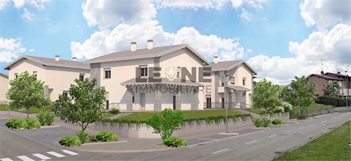 Casa con 5 locali in vendita in Savignano Sul Panaro