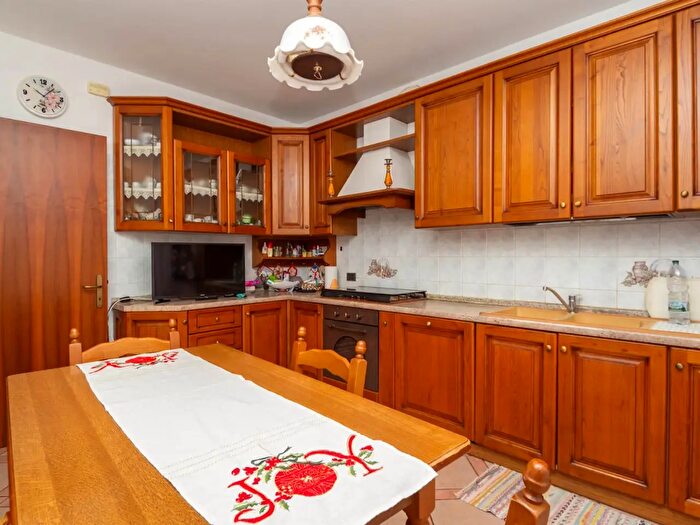 Casa con 9 locali in vendita in Spinea
