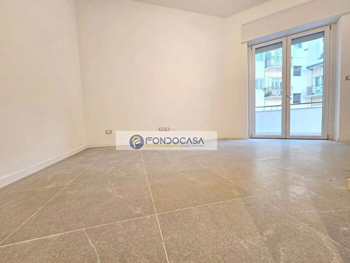 Appartamento trilocale in vendita in Viale Gabriele dAnnunzio, Milano