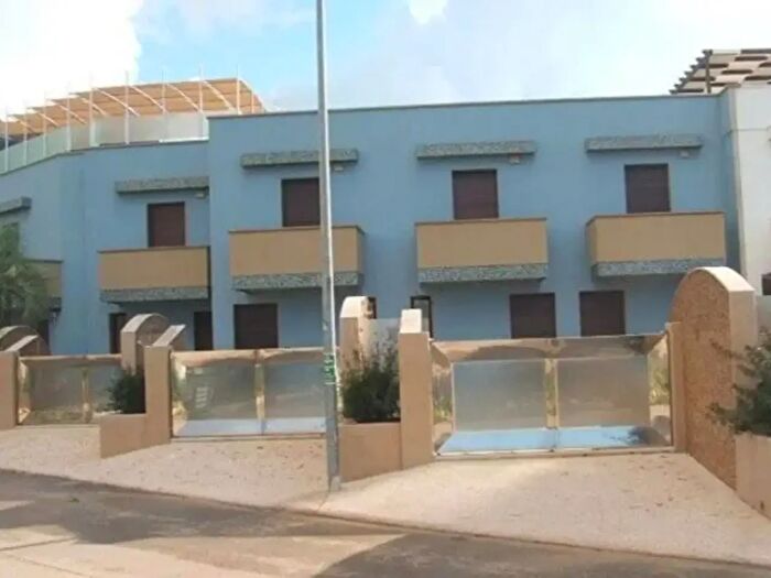 Casa con 6 locali in vendita in Via Mille, Ugento