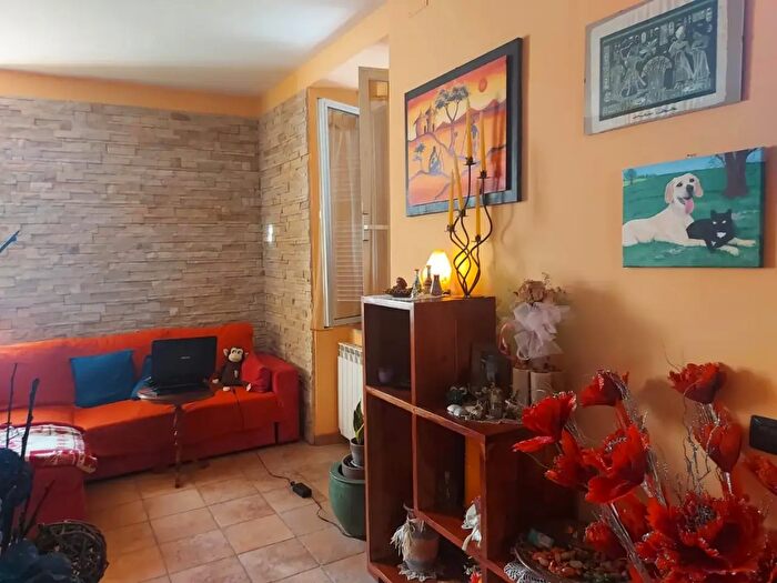 Casa con 5 locali in vendita in Massa