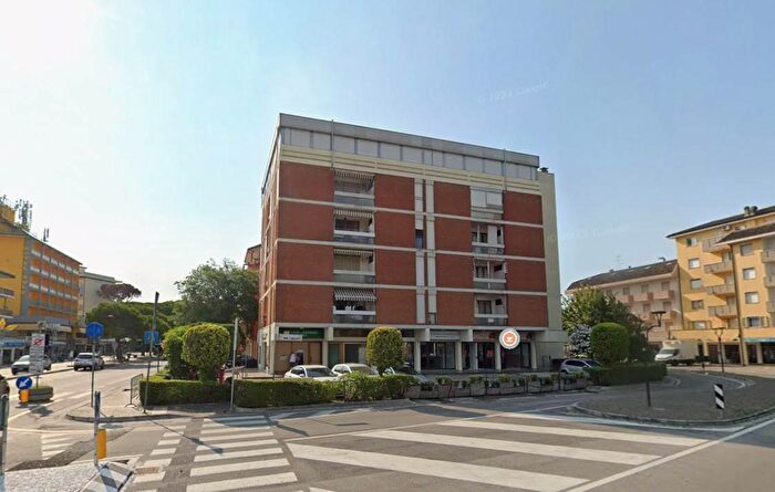 Appartamento con 5 locali in vendita in Via dei Ligustri, Rosolina