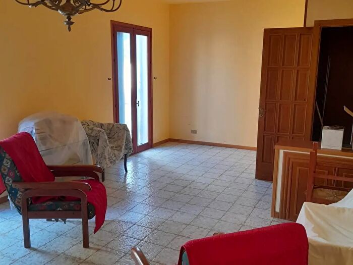 Appartamento con 5 locali in affitto in Lascari