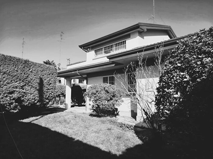 Casa con 7 locali in vendita in San Lazzaro Di Savena