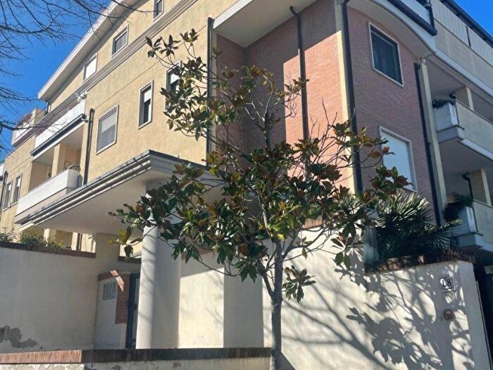 Appartamento trilocale in affitto in Via Lago Isoletta, Colle Pineta Colle Santo Spirito, Pescara