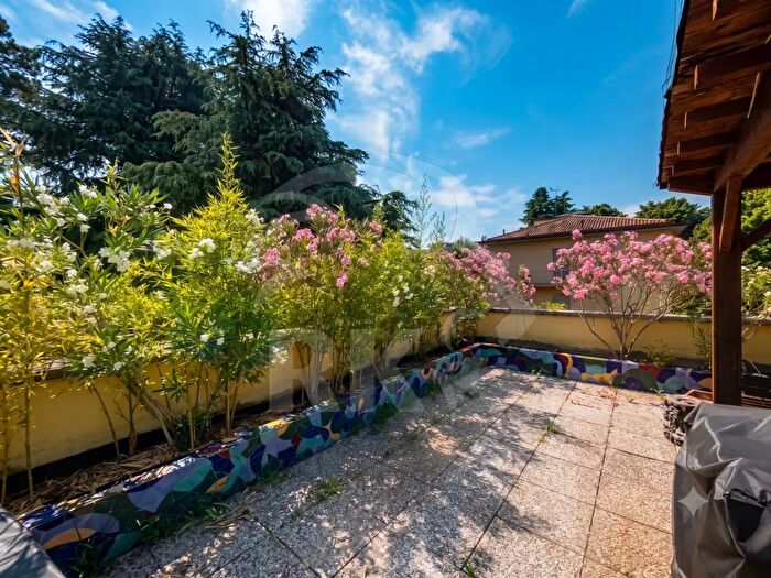 Appartamento con 5 locali in vendita in Via delle Rose, Bologna