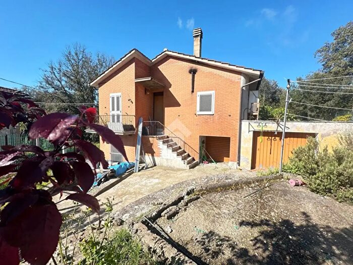 Casa quadrilocale in vendita in Str di Fongalle, Narni