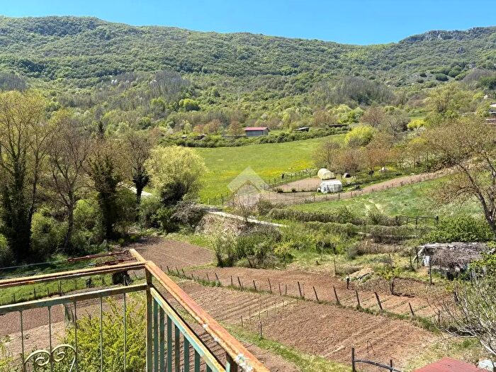 Appartamento quadrilocale in vendita in Via Ortiglio, Sante Marie