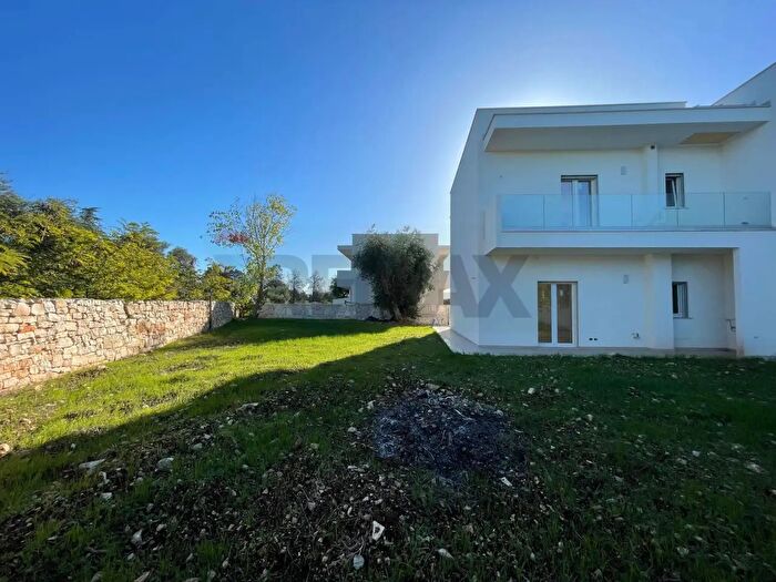 Casa quadrilocale in vendita in Strada Detta delle Monache Vicino Parco Adria, Bari