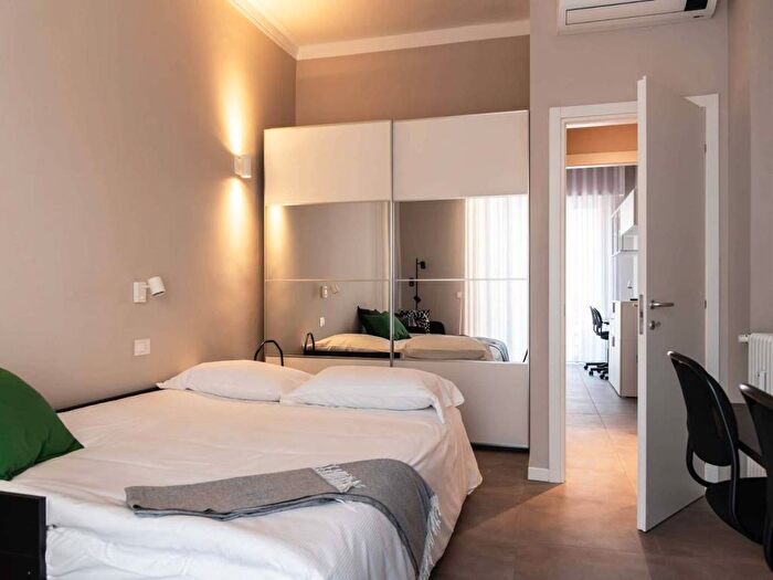 Appartamento quadrilocale in affitto in Via Antonio Bazzini, Città Studi, Milano