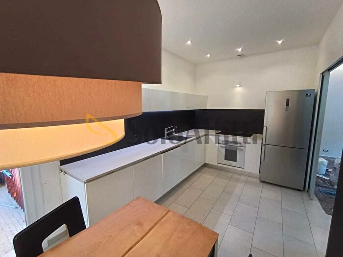 Appartamento con 5 locali in affitto in Viale E De Amicis, Cesenatico