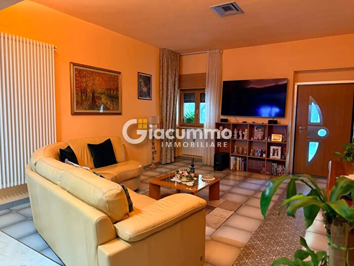 Appartamento con 8 locali in vendita in Piano San Nicola, Potenza