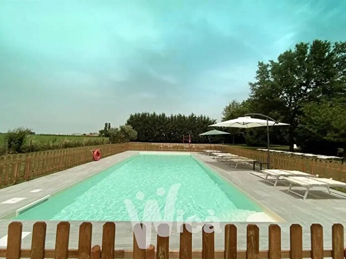 Casa con 10 locali in vendita in Ravenna
