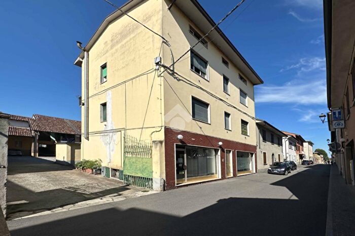 Casa con 6 locali in vendita in Via Giuseppe Mazzini, Bagnolo Cremasco