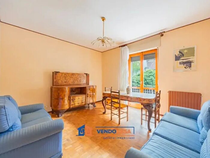 Appartamento trilocale in vendita in Via Monchiero, Monforte D'Alba