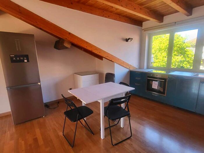 Appartamento bilocale in affitto in Via Saffi, Vincenzo Monti, Milano